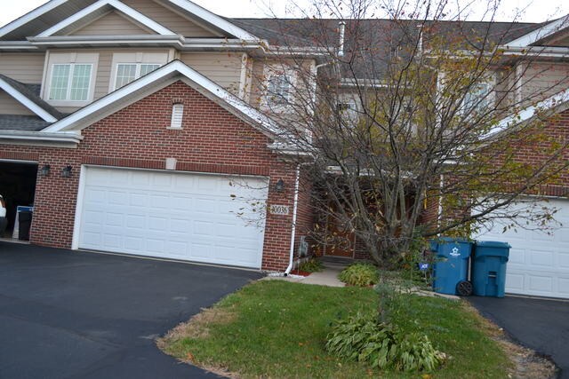 Primary Photo - 10036 S Roberts Rd