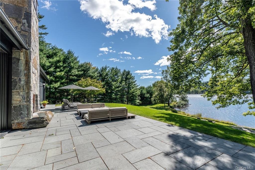 Primary Photo - 258 Island Dr