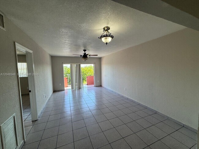 Foto del edificio - 17101 NW 57th Ave