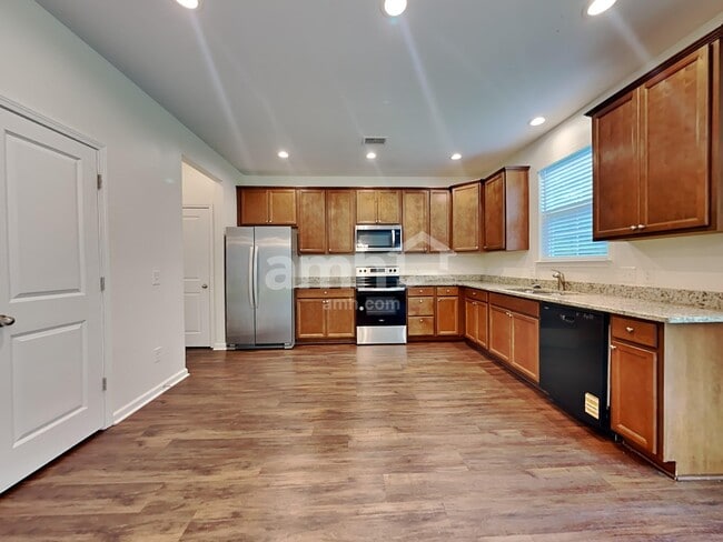 Building Photo - 1360 Hermitage Ln