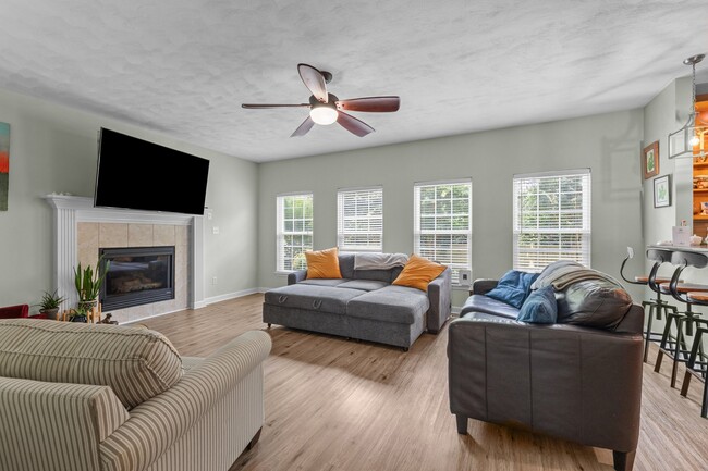 Building Photo - 1625 Lockridge Ct