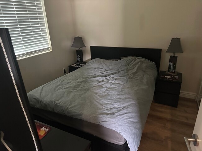 Bedroom - 10207 Louise Ave