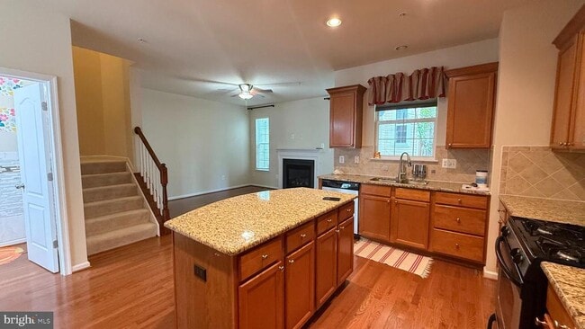 Building Photo - 23227 Roberts Tavern Dr