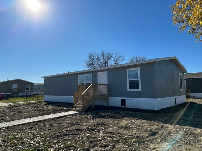 Foto del edificio - 311 E 36th Pl