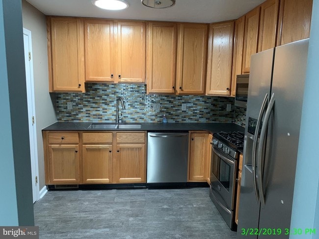 Building Photo - 2739 Meadow Dr