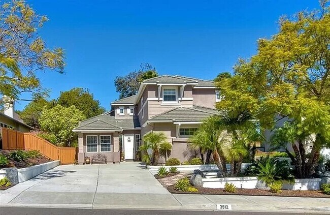 Building Photo - Gorgeous and Spacious Two Story 5 Bedroom ...