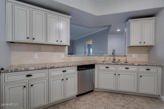 Foto del edificio - 3236 E Chandler Blvd
