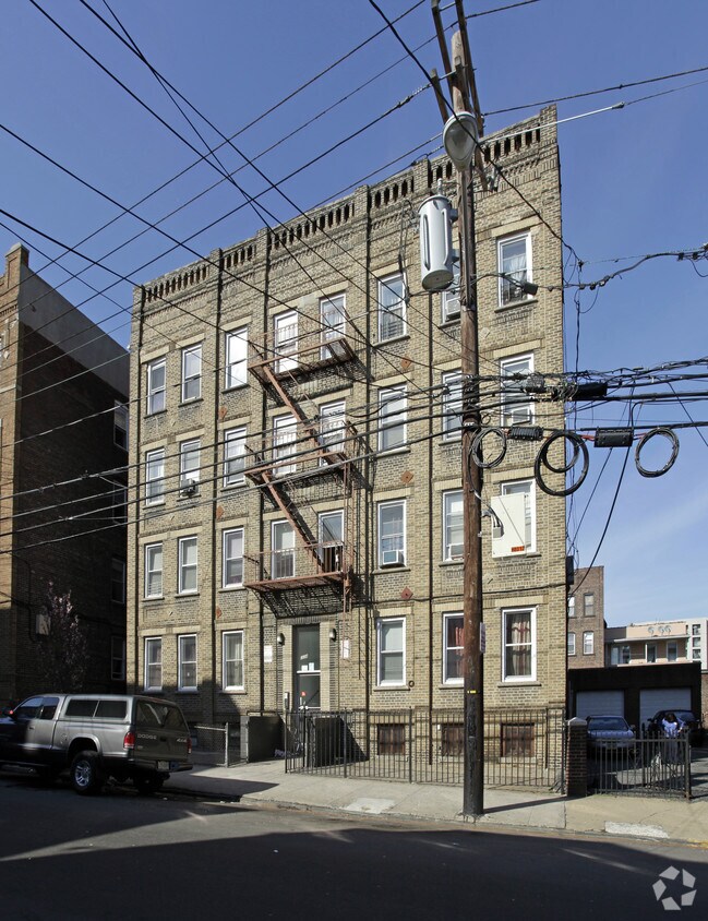 Foto principal - 324-326 52nd St