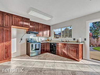 Primary Photo - 3 br, 2 bath House - 172 Somerville Dr
