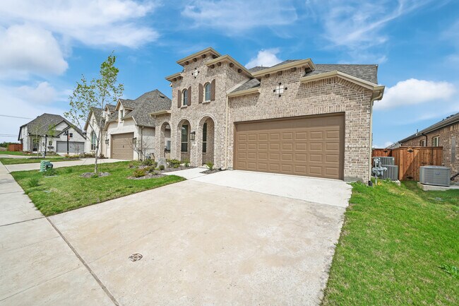 Building Photo - 3729 Paradise Way