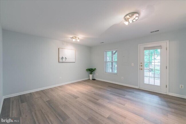 Foto del edificio - 11425 Abner Ave