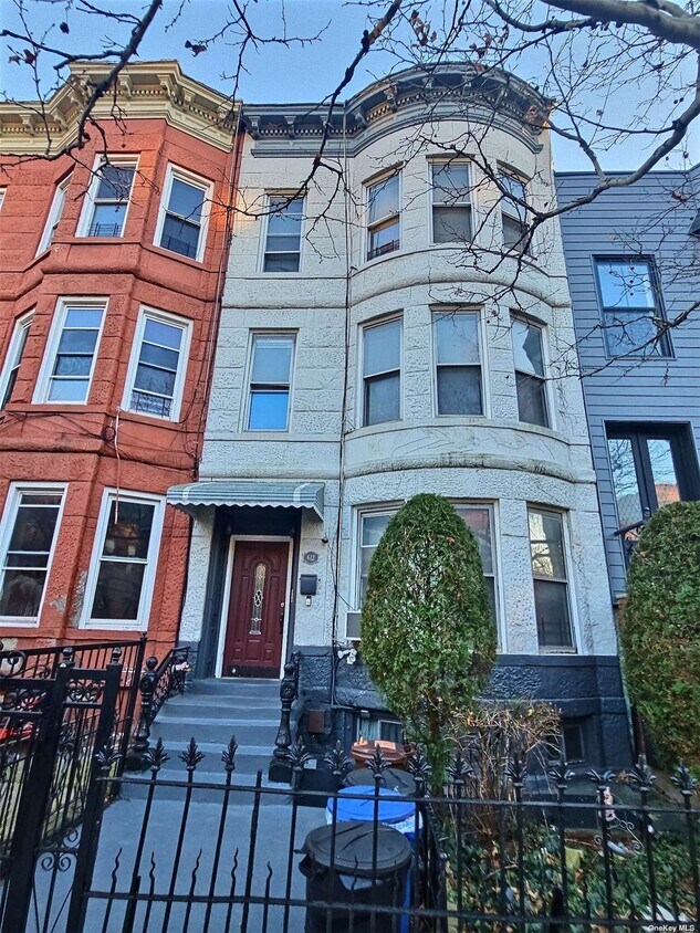 612 Bainbridge St. Unit 2, Brooklyn, NY 11233 Room for Rent in