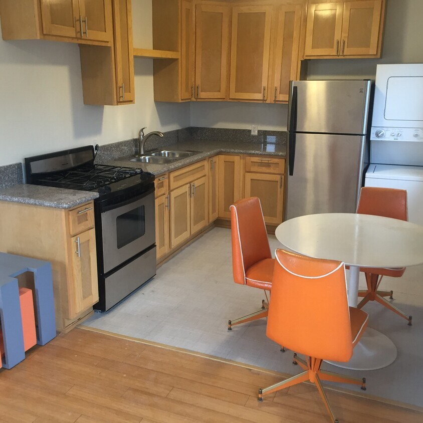 Foto principal - 2728 Hyans St