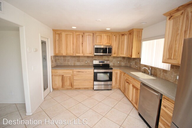 Building Photo - 3 br, 2 bath House - 654 Acoma Blvd S #1