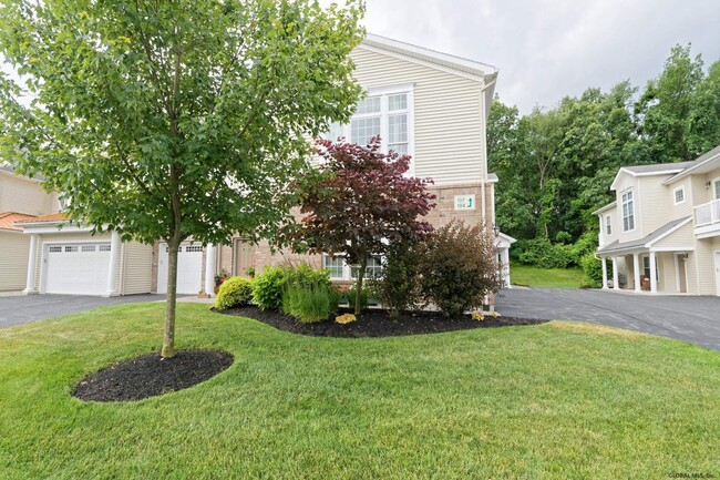 Building Photo - 108 Valley Pointe Dr