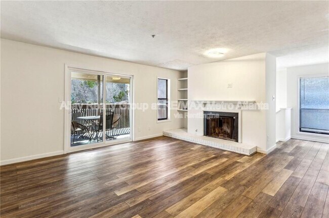 Foto del edificio - 2701 Cumberland Ct SE