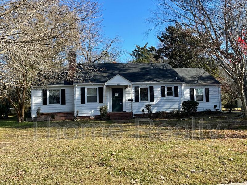 Primary Photo - 1611 Longview Ave