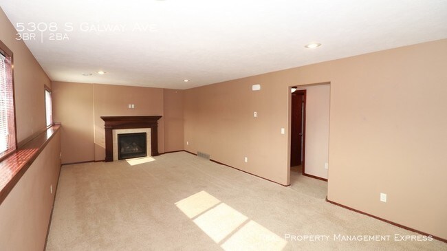 Foto del edificio - Beautiful 3 Bedroom 2 Bath Southwest Location