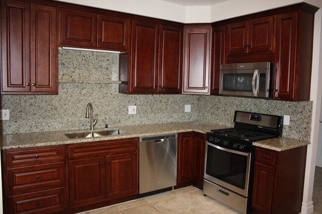 Photo - Midtown Spacious 3 bedroom, 2 bath home