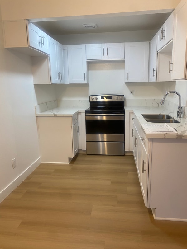 Photo - 444 E Rowland St Apartment