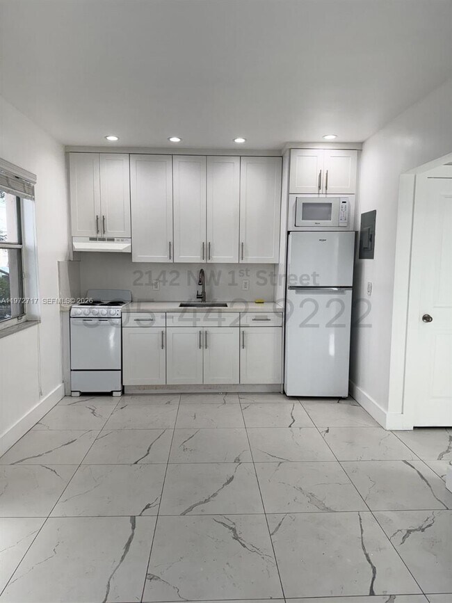 Foto del edificio - 2142 NW 1st St