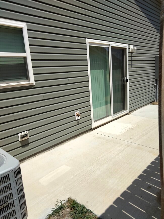 Building Photo - 308 Wolfe Dr