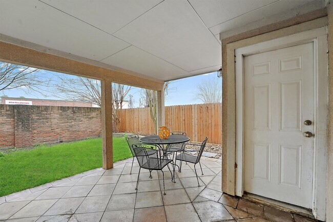 Foto del edificio - 7818 Stoneyway Dr