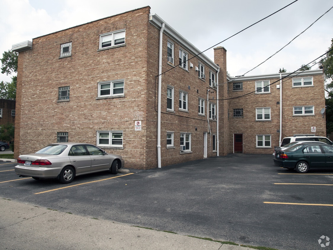 Building Photo - 8903 Lamon Ave