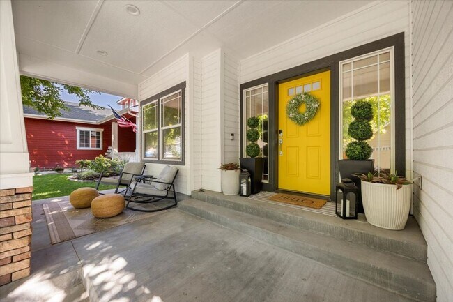 Building Photo - Beautiful 3 bed 2.5 bath home