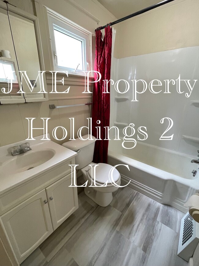 Foto del edificio - 113 W Young St