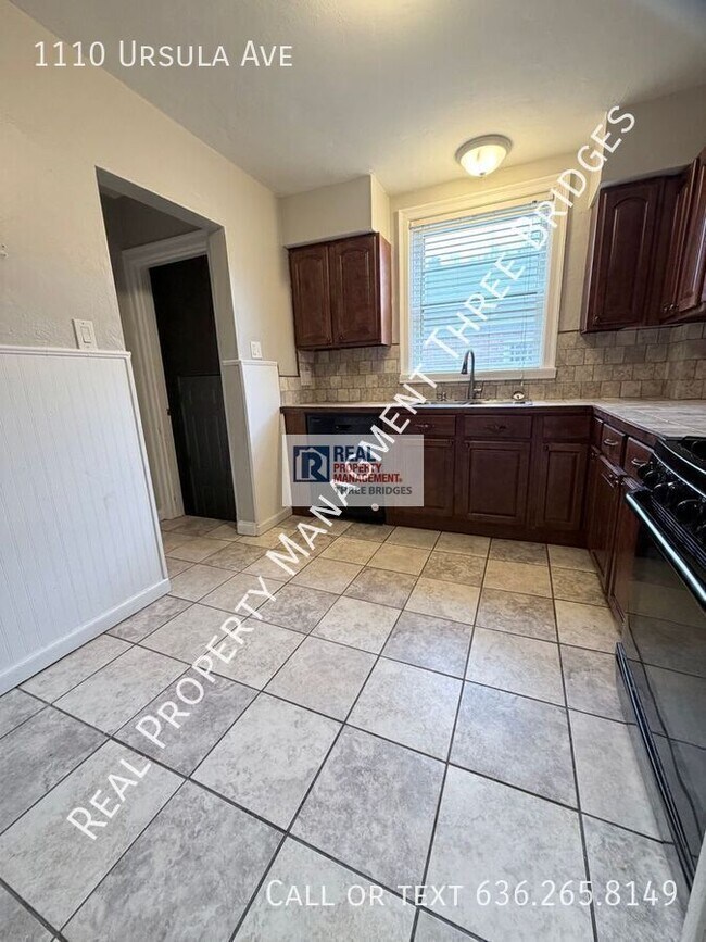 Foto del edificio - 1110 Ursula Ave