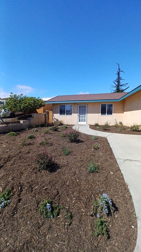 Foto principal - Charming 3 Bedroom Nipomo Home