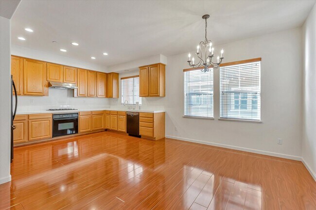 Building Photo - Beautiful Communication Hill Townhome