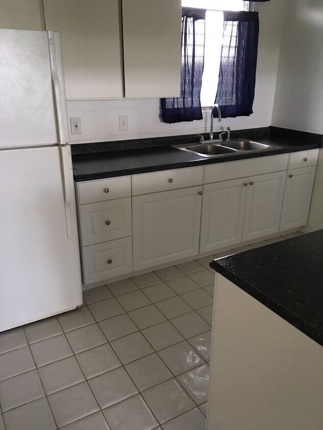 Foto principal - Renovated 2 bedroom! Great Location!