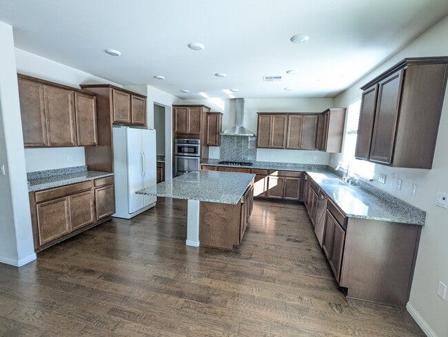 Building Photo - 844 Bamboo Dr