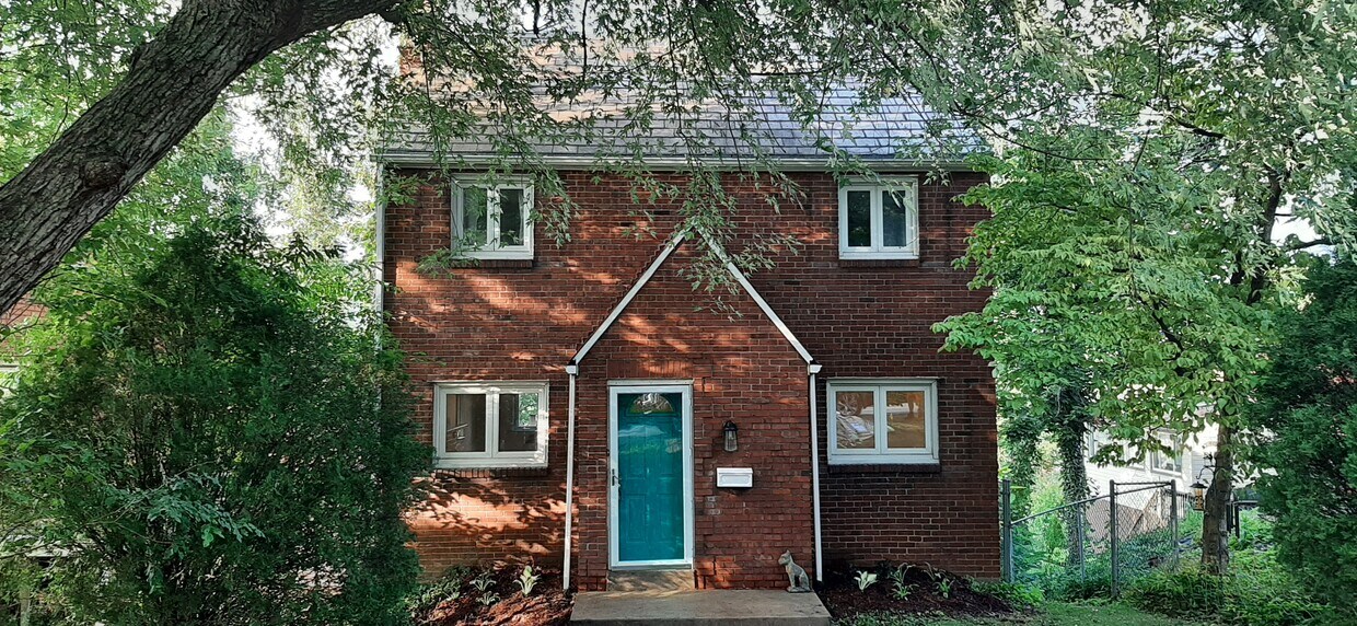 Street view - 106 Koegler Ave