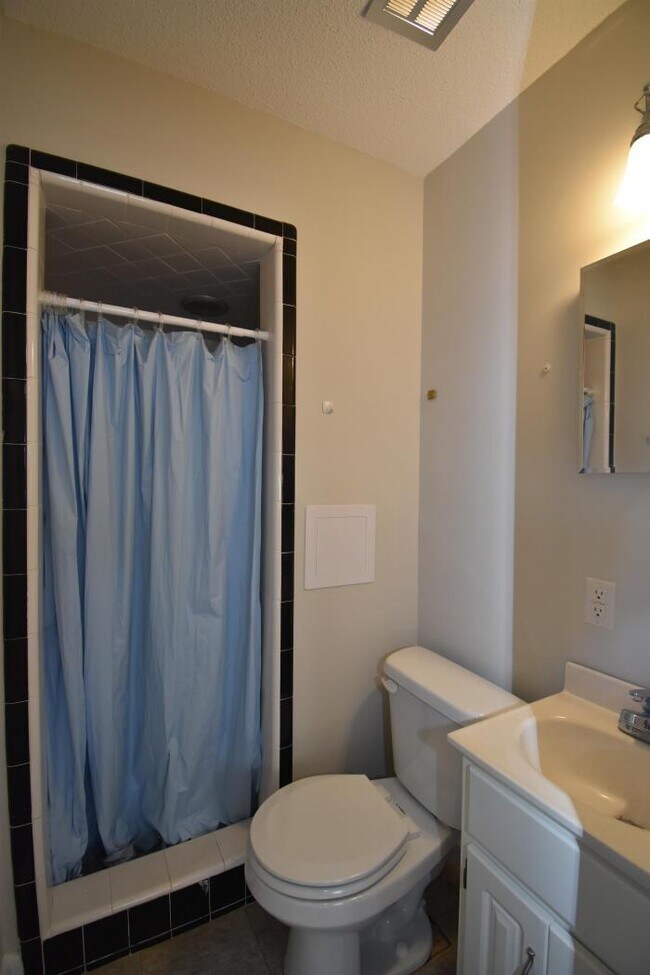 Building Photo - 3 bedroom in Goldsboro NC 27530