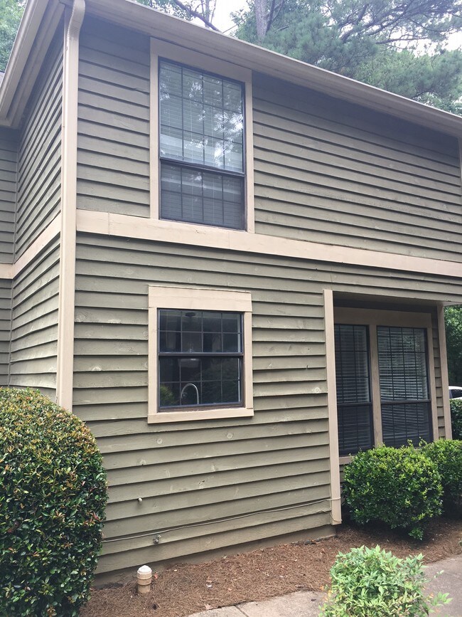 Building Photo - 3047 Steeplechase