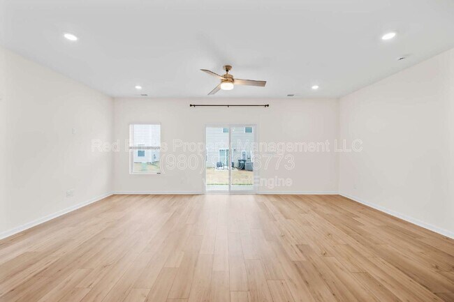 Foto del edificio - 7145 Bentz St