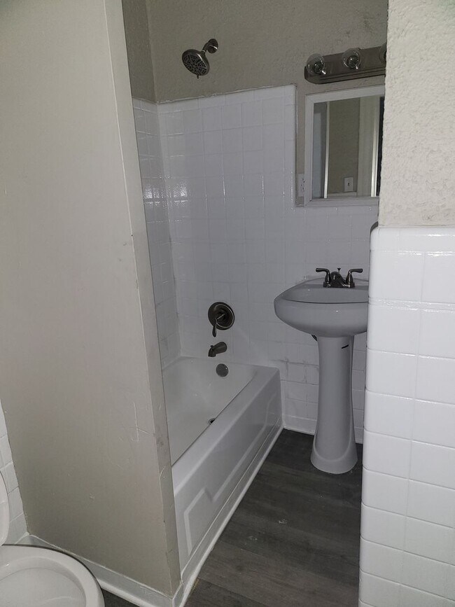 Foto del edificio - 3666 Glenway Ave