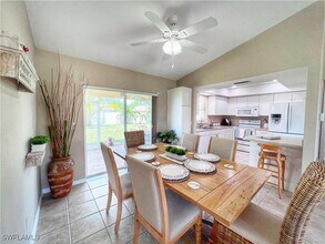 Building Photo - 137 SE 17th Terrace