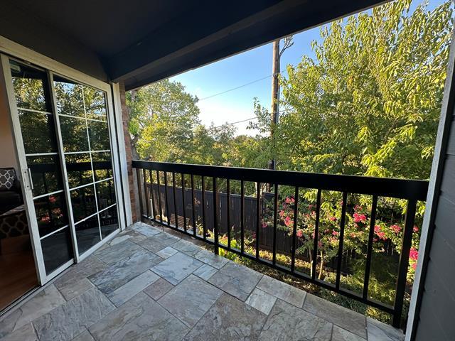 Foto del edificio - 18333 Roehampton Dr