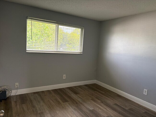 Foto del edificio - 1700 NW 58th Terrace