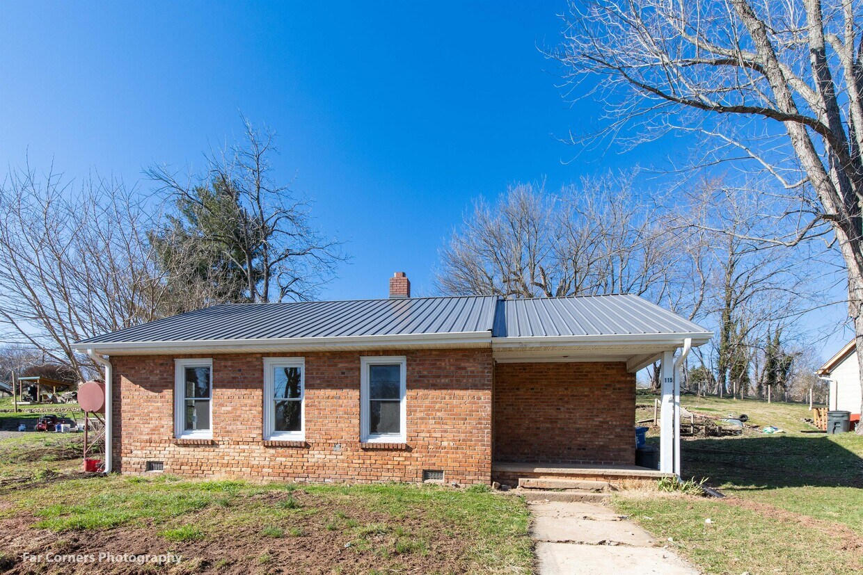 39 Ballew St, Canton, NC 28716 House Rental in Canton, NC