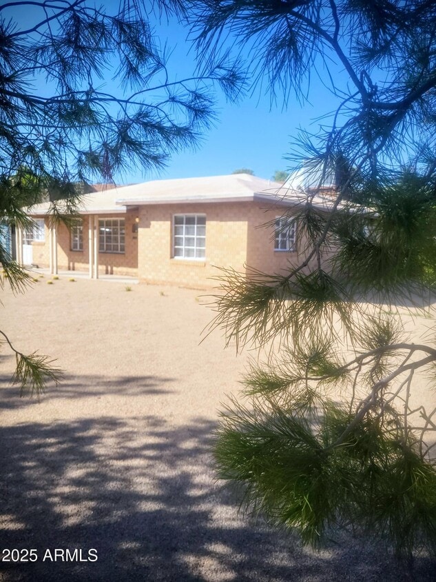 Foto principal - 1704 W Colter St