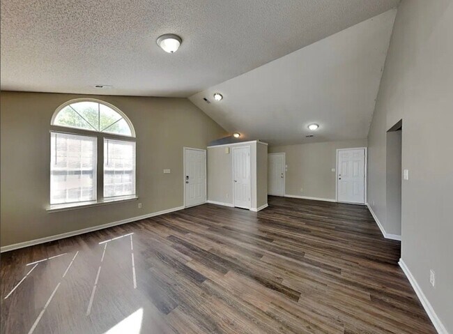 Foto del edificio - 8731 Purple Thistle Ln