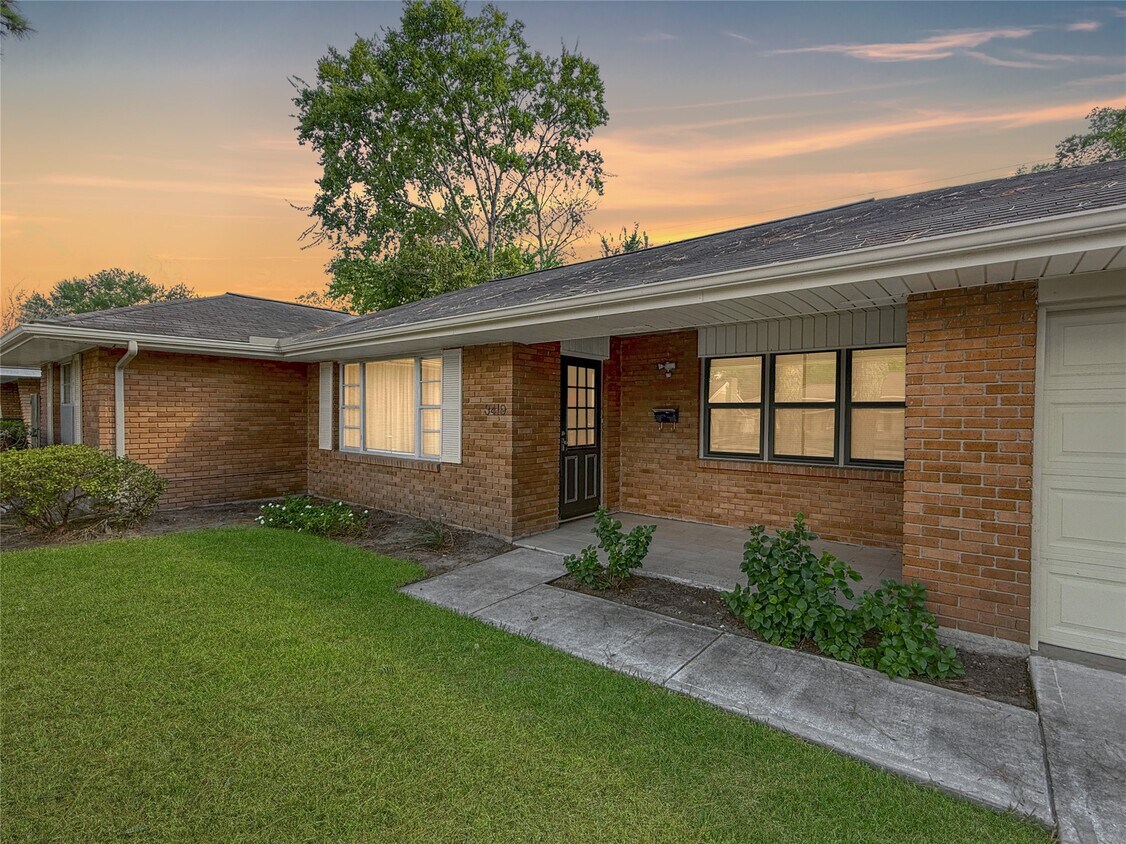 Foto principal - 3419 Linkwood Dr