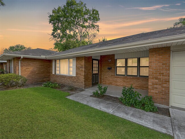 Foto del edificio - 3419 Linkwood Dr