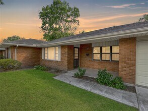 Building Photo - 3419 Linkwood Dr