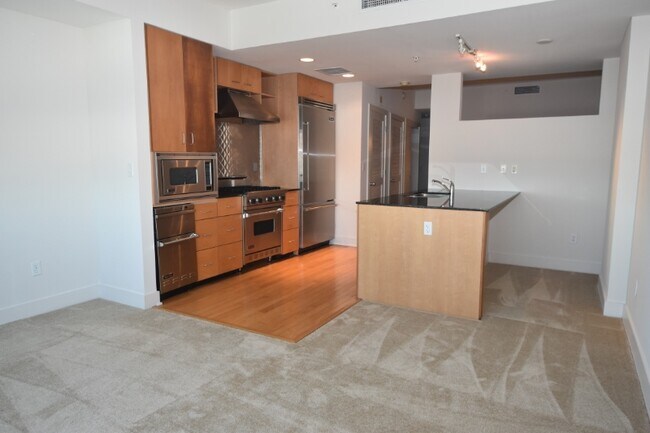 Foto del edificio - 1208 E Kennedy Blvd